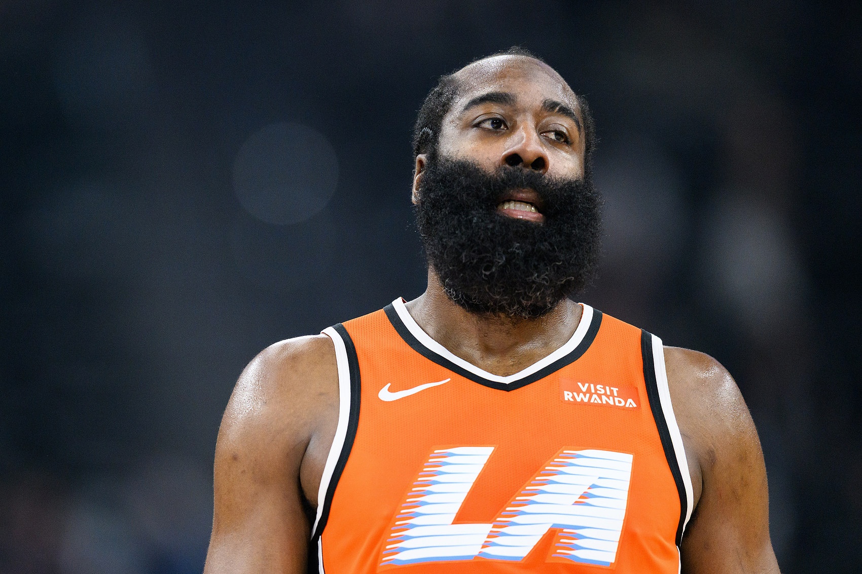 足球比赛-下半场能回暖吗？哈登上半场13中3&amp;三分8中1 仅得10分4助攻