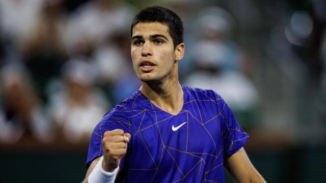 篮球数据库-竟让西西帕斯难以招架！这位00后能否复制德约？